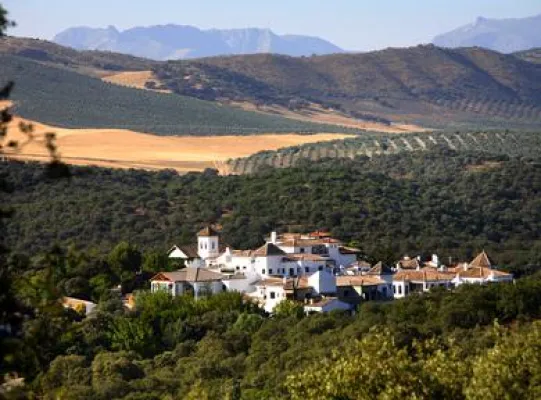 Bild: Leading Hotels in großer Landschaft