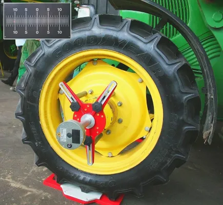 Goodyear Bauernregel - „Ist der Schlepper nicht im Lot, ist’s der Reifen früher Tod“ Bild: Goodyear Bauernregel - „Ist der Schlepper nicht im Lot, ist’s der Reifen früher Tod“