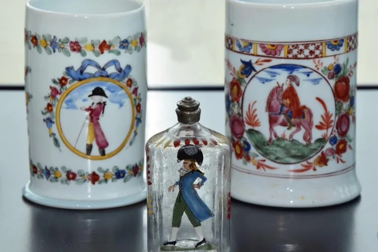 Barocker Alltag auf Glas - Ausstellung Volkstümliches Glas des 18. Jahrhunderts im Glasmuseum Frauenau Bild: Barocker Alltag auf Glas - Ausstellung Volkstümliches Glas des 18. Jahrhunderts im Glasmuseum Frauenau