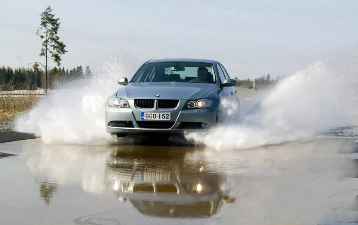 Der ?vorbildliche? Öko-Reifen Nokian V im ?Auto Bild? Test fährt sehr sicher auch bei Nässe Foto: Nokian Tyres