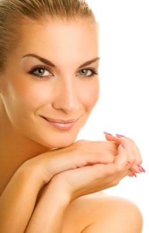 Ein ausgezeichneter Anti-Falten Effekt lässt sich mit natürlichem Extrakt aus Parakresse erzielen.