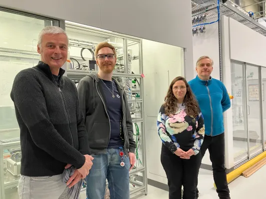 Bild: ethanol zu Wasserstoff: Demonstrationsanlage für eine netzunabhängige Stromversorgung mittels Dampfreformer