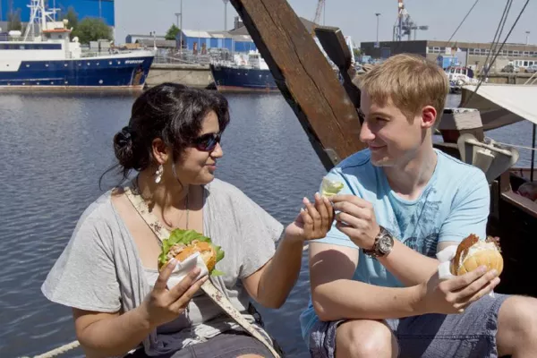 Kleine Fische – große Feste in Cuxhaven Bild: Kleine Fische – große Feste in Cuxhaven