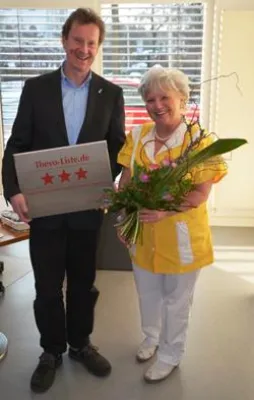 Bild: 3 Sterne für den gesunden Schlaf. Altenpflegeheim Bethanien erhält Auszeichnung für spezielle Heimausstattung.