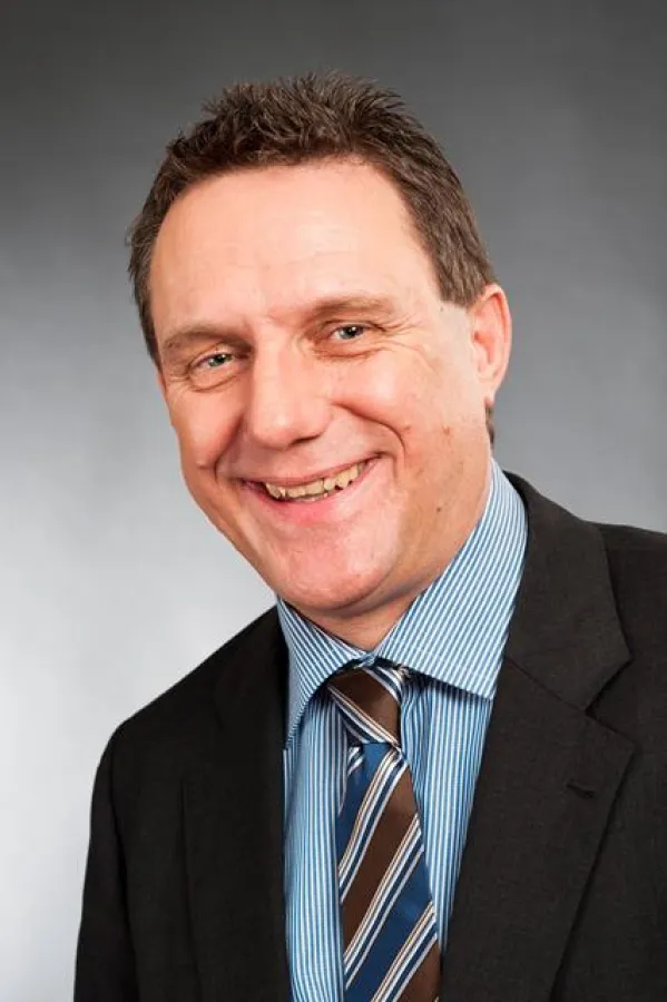 Heinrich Kürzeders Referentenagentur bietet Keynote Speaker mit deutscher und englischer Sprache