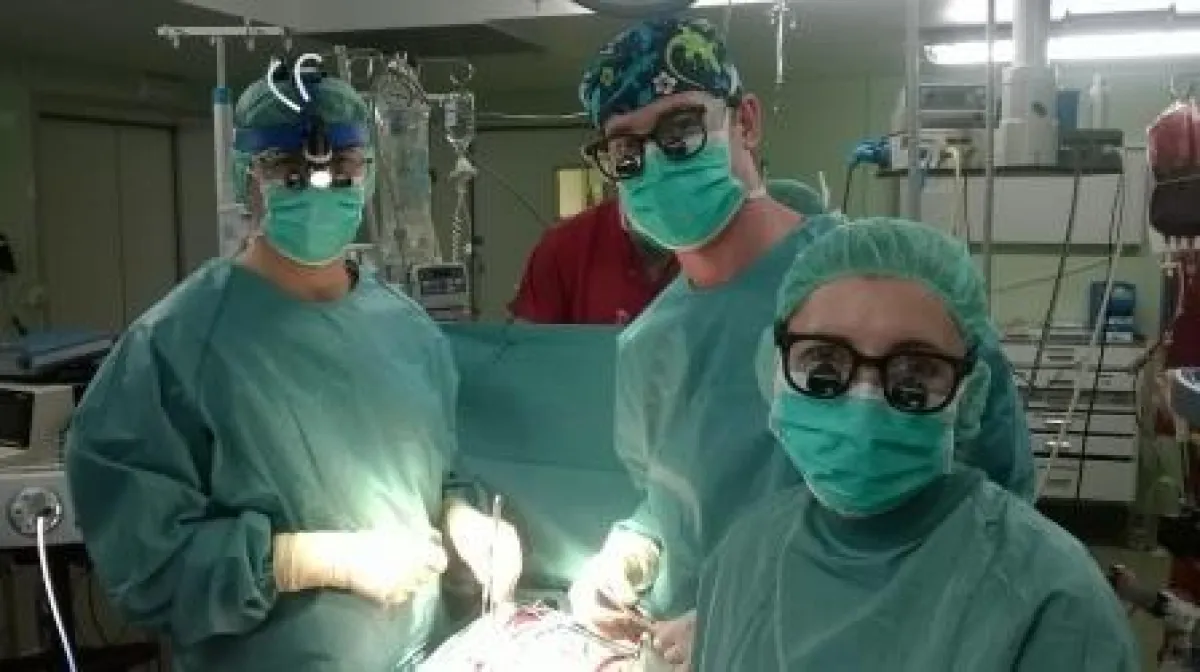 Klinikum La Paz, Madrid, pädiatrisches Herzchirurgieteam bei der 100. EXCOR® Implantation