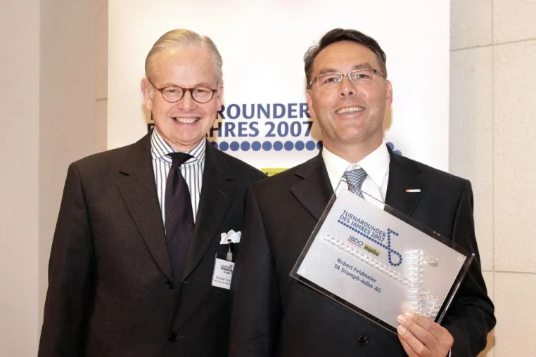 TA Triumph-Adler AG ausgezeichnet: Vorstandssprecher Robert Feldmeier ist „Turnarounder des Jahres 2007“ Bild: TA Triumph-Adler AG ausgezeichnet: Vorstandssprecher Robert Feldmeier ist „Turnarounder des Jahres 2007“