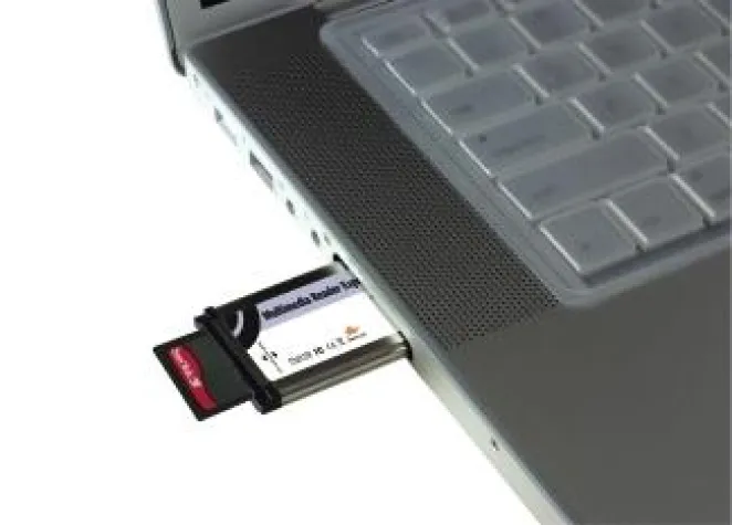 Bild: Unsichtbares Speicherkartenlaufwerk für Notebooks