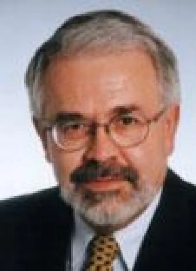 Dr. Helmut Becker ist ehemaliger Chefvolkswirt von BMW und Experte auf dem Gebiet der Automobilindustrie.