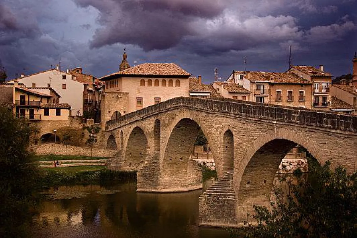 Puente la Reina ist eine wichtige Station auf dem Jakobsweg durch Navarra