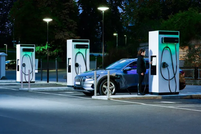 Hymes Energy und EVBox verkünden Zusammenarbeit Bild: Hymes Energy und EVBox verkünden Zusammenarbeit