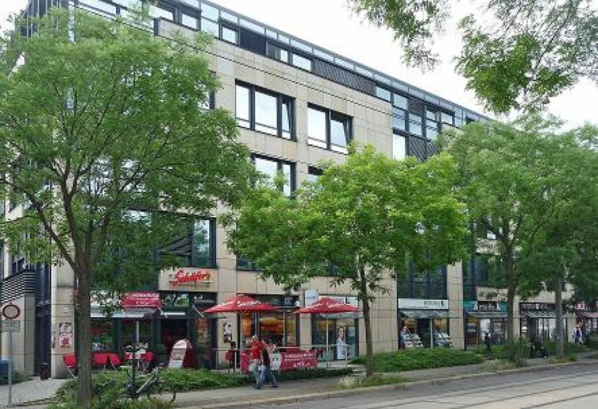 Das Büroensemble in Dresden-Blasewitz ist aufgrund seiner beliebten Lage zu 95 % vermietet.
