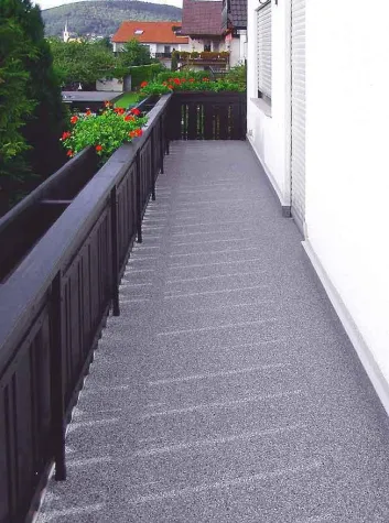 Bild: Balkon renovieren - Erbstück im neuen Look