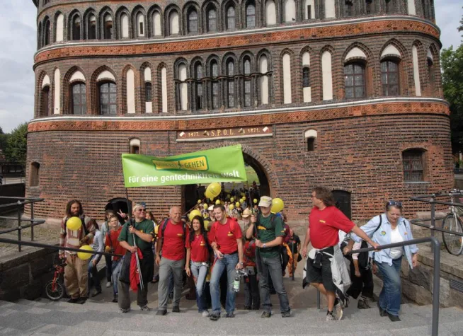 Bild: "Genfrei Gehen" gestartet – 1200 km wandern für die Zukunft der gesunden Ernährung in Deutschland