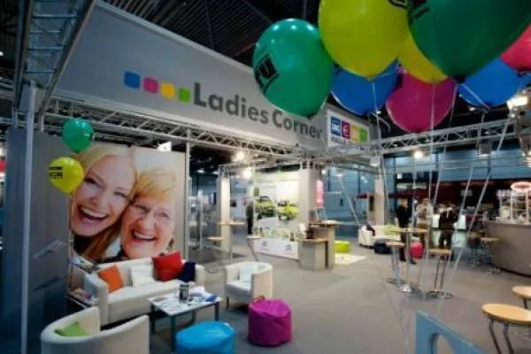 Bild: LadiesCorner begeistert Frauen für Autothemen