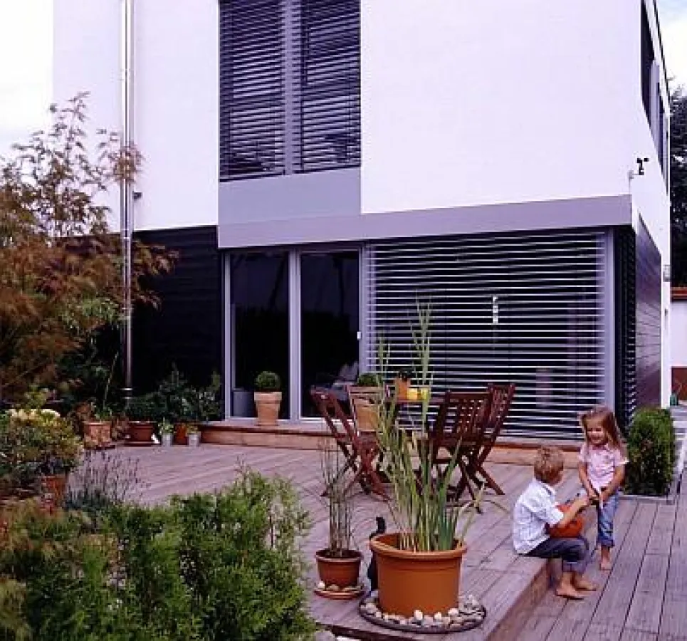 Einen modernen Architektenentwurf stellt Waldberg-Haus mit dem neuen Lofthouse vor und zeigt damit, dass anspruchsvolle und moderne Architektur nicht nur als individuelles Designer-Haus zu haben ist.