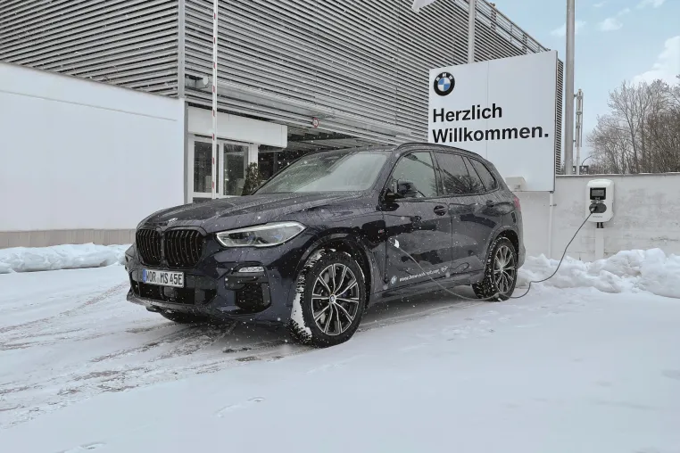 Das Autohaus Michael Schmidt investiert in die Zukunft. Bild: Das Autohaus Michael Schmidt investiert in die Zukunft.