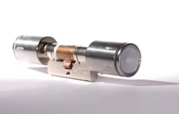 Sicherheit im Doppelpack Bild: Sicherheit im Doppelpack