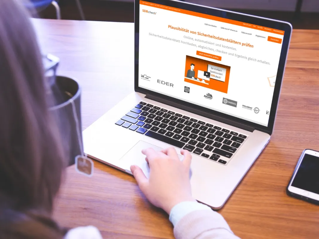Online-Tool SDBcheck® - Sicherheitsdatenblätter online prüfen (© SDBcheck®)