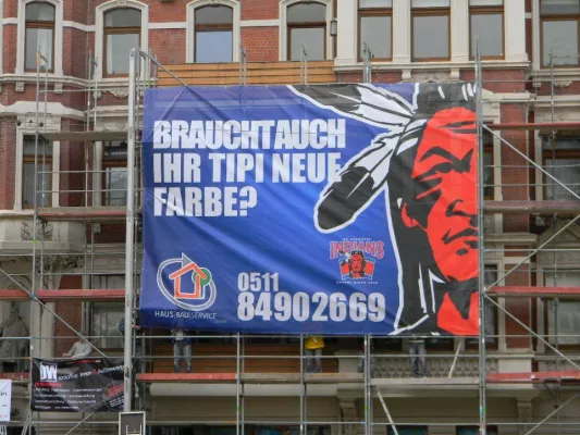 Frühzeitige Verlängerung: Haus-Bau-Service bekennt sich zu Partnerschaft mit den EC Hannover Indians Bild: Frühzeitige Verlängerung: Haus-Bau-Service bekennt sich zu Partnerschaft mit den EC Hannover Indians