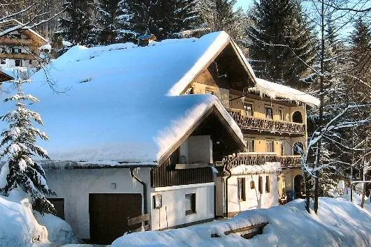 Bild: Villa Montana Bodenmais erhält den wichtigen HolidayCheck Award 2008