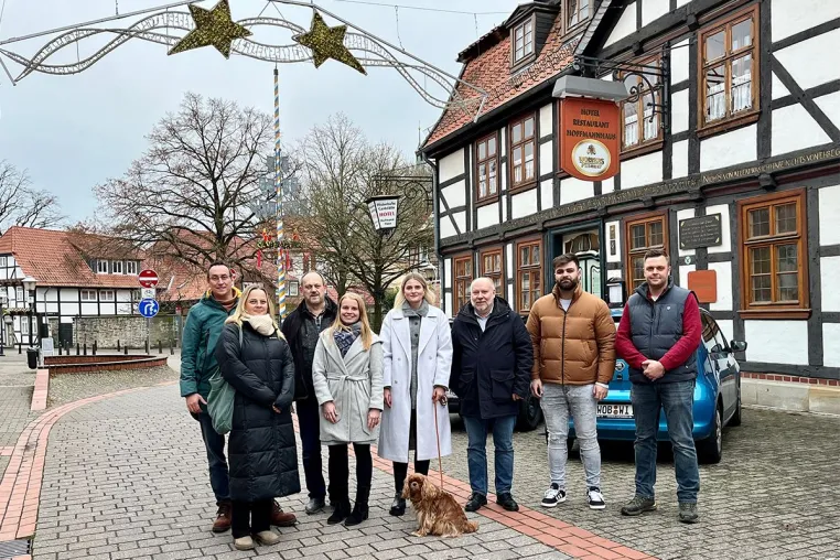 Im Austausch mit den neuen Gewerbetreibenden in Fallersleben Bild: Im Austausch mit den neuen Gewerbetreibenden in Fallersleben