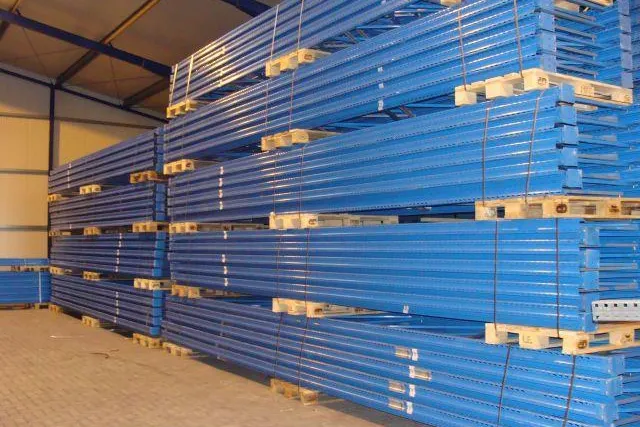 Bild: Troostwijk vermarktet im Auftrag eines Kunden Regalanlagen, Rollenbahnen und sonstiges Equipment