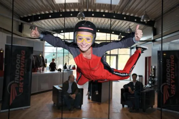 Bild: Indoor Skydiving statt Wassersport: Cool bleiben auch nach Freibadsaison