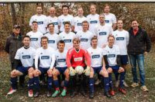 Starke Trikots für die starken Fußballer der zweiten SV 07 Lindener Herrenmannschaft Bild: Starke Trikots für die starken Fußballer der zweiten SV 07 Lindener Herrenmannschaft