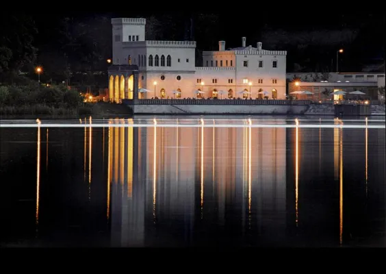 Bild: Live Musik und Biercocktails - Frauentag in der Gasthausbrauerei Meierei im Neuen Garten