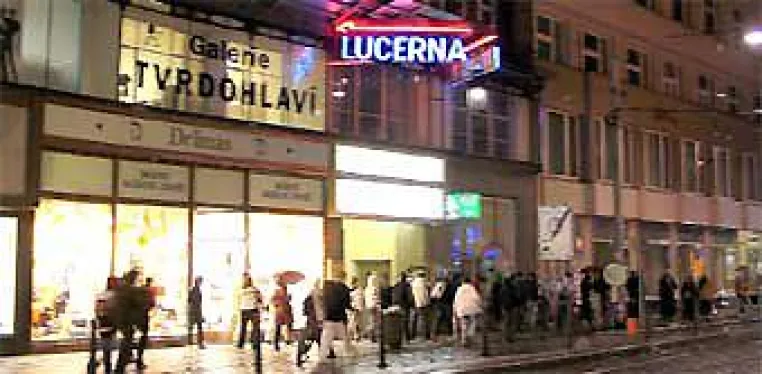 Bild: Rahe-Kraft schließt Planung und Einrichtung der neuen Beschallungstechnik für Lucerna Music Bar Prag ab