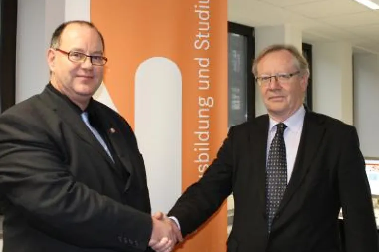 Bild: Rektor der SRH besucht die Agentur für Arbeit Hamm