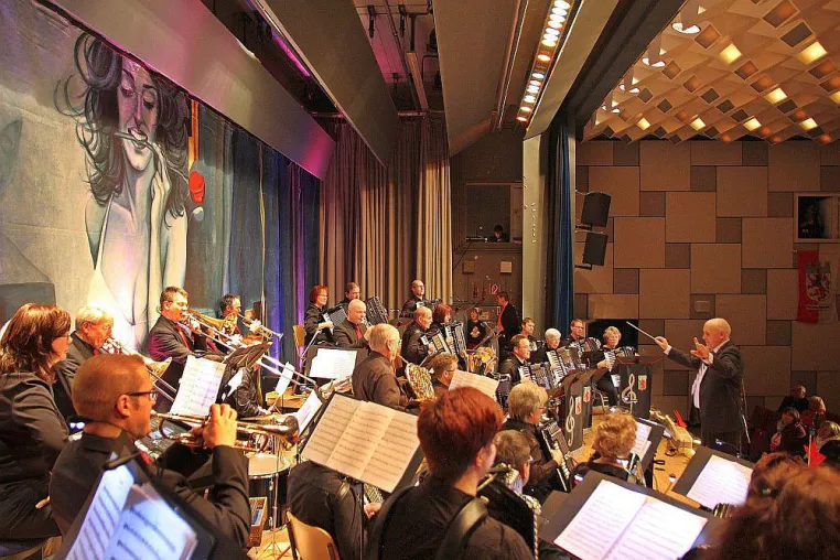 Bild: Hohenlimburger Akkordeon-Orchester blies mit Windstärke 8