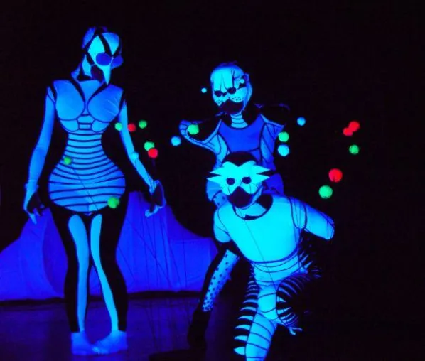 Schwarzlicht trifft Tanz: „Animatix Lux“ – Künstler des Jahres 2010 Bild: Schwarzlicht trifft Tanz: „Animatix Lux“ – Künstler des Jahres 2010