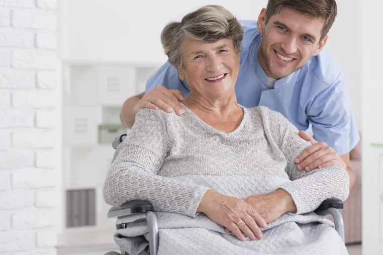Senioren , Patienten und Rollstuhlfahrern das Ankleiden erleichtern Bild: Senioren , Patienten und Rollstuhlfahrern das Ankleiden erleichtern