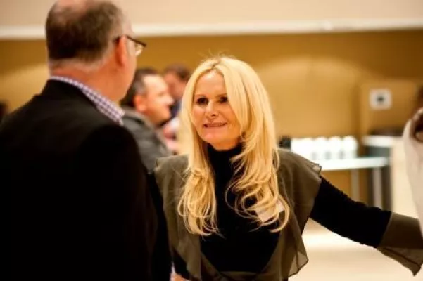 Bild: Kundenbindung u. Neukundengewinnung Dr. T. Schwarz – Online-Experte bei Vortragsreihe Lingner BUSINESS(k)now!