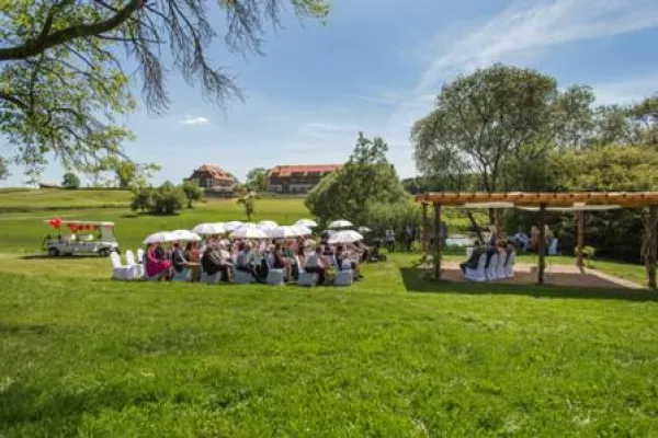 Bild: Traumkulisse Natur: "Ja, ich will" unter freiem Himmel - Heiraten im Spa & GolfResort