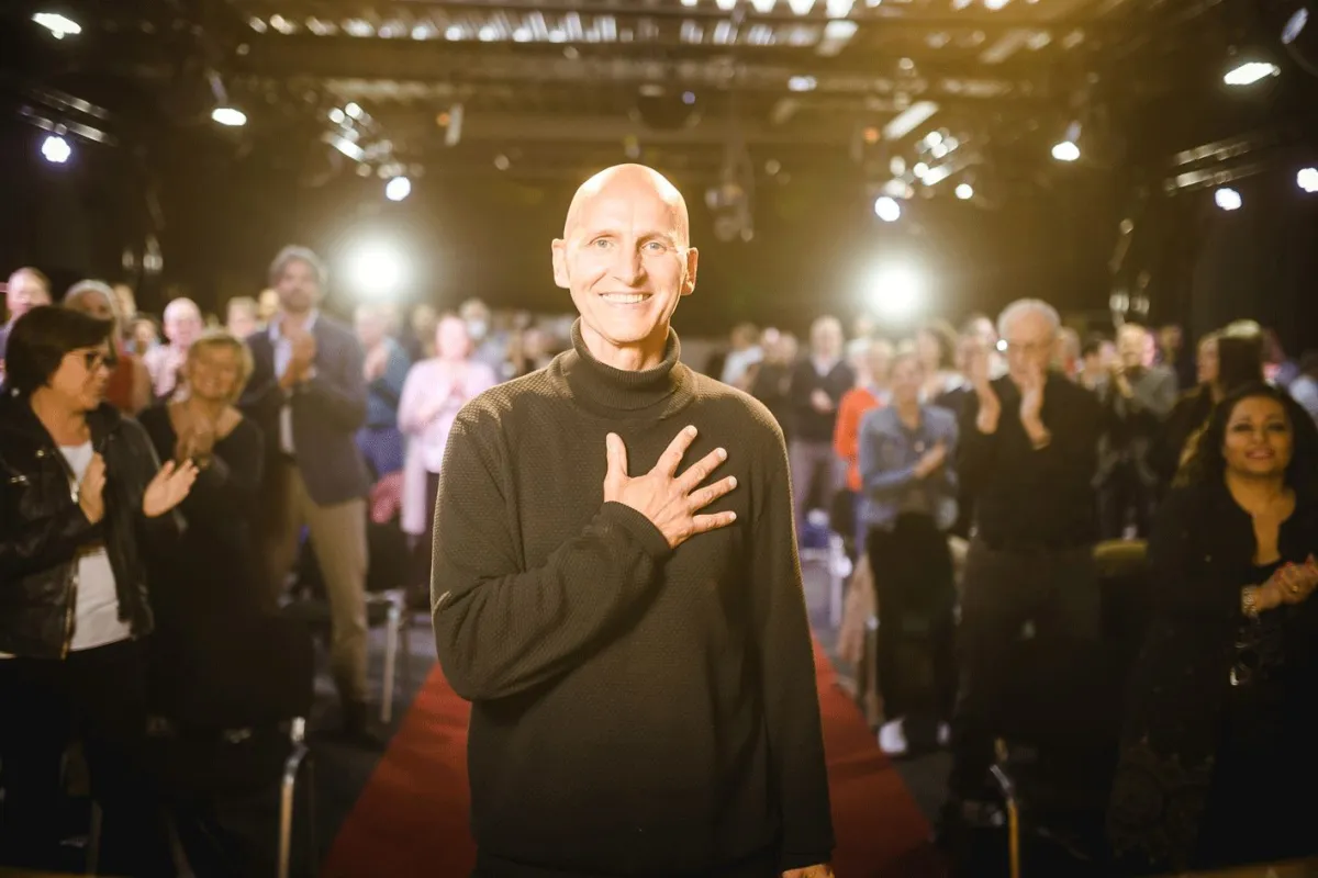 Beziehungsexperte Hergen von Huchting gewinnt den Excellence Award (© fotocredits by Dominik Pfau)