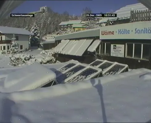 Neue Lösung für die Schneelastsicherheit von Hallendächern: Eulektra taut Schnee über Photovoltaikanlagen Bild: Neue Lösung für die Schneelastsicherheit von Hallendächern: Eulektra taut Schnee über Photovoltaikanlagen