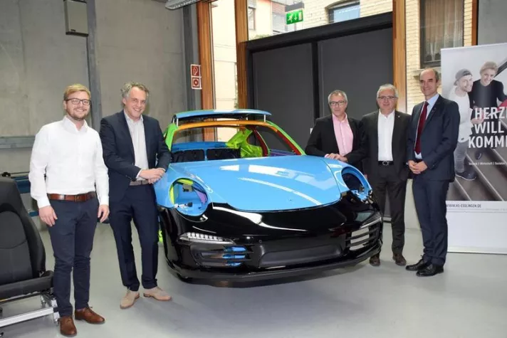 Bild: Hochschule Esslingen: Porsche AG stiftet eine Professur für Fahrzeugkonzeption