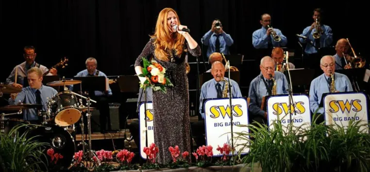 Die Sängerin und Künstlerin Marina von Stroganoff in der Welt von Swing und Jazz Bild: Die Sängerin und Künstlerin Marina von Stroganoff in der Welt von Swing und Jazz