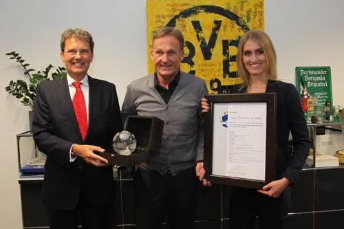 Bild: Der Award des Internationalen Marken-Kolloquiums ist beim BVB eingezogen