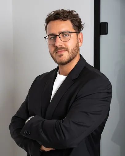 Ausgebrannt: Jungunternehmer Max Weiß über das Risiko eines Burnouts in der Selbstständigkeit Bild: Ausgebrannt: Jungunternehmer Max Weiß über das Risiko eines Burnouts in der Selbstständigkeit