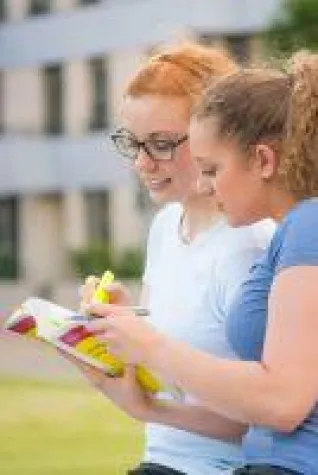 Die Zukunft dank guter Bildung meistern Bild: Die Zukunft dank guter Bildung meistern