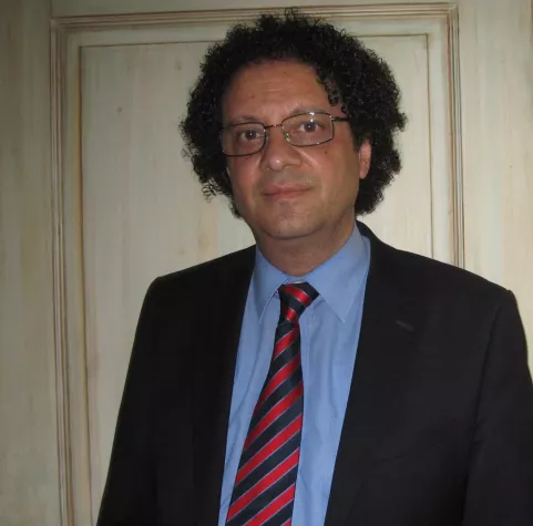 Bild: Mit Merz Dental gewachsen - 25 Jahre dabei Stavros Patatukos