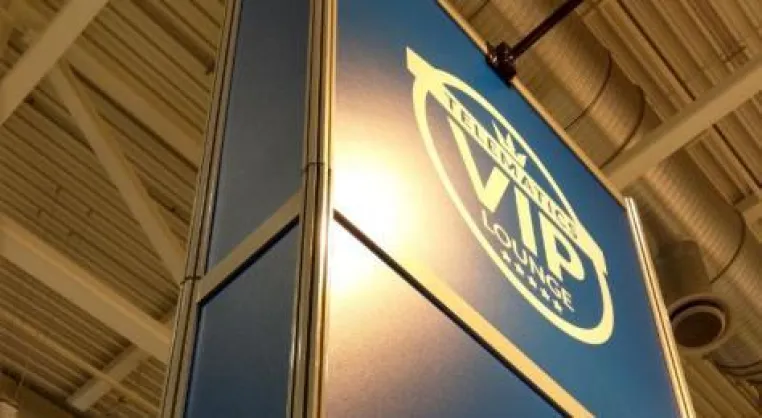 In der Telematics VIP-Lounge auf der CeMAT erhalten Messegäste Antworten zu Fragen zur Digitalisierung Bild: In der Telematics VIP-Lounge auf der CeMAT erhalten Messegäste Antworten zu Fragen zur Digitalisierung