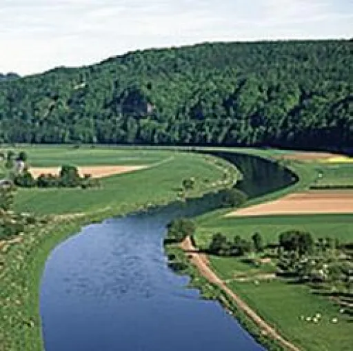 Radeln auf dem Weser Radweg Bild: Radeln auf dem Weser Radweg