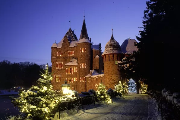 Weihnachtsmarkt auf Burg Satzvey 2024 Bild: Weihnachtsmarkt auf Burg Satzvey 2024