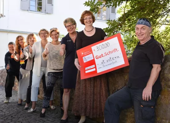 Bild: „Aufgeweckt“ spendet für „et zetera“