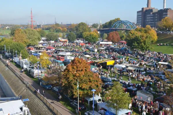 Bild: Hafentrödelmarkt auf der Mühlenweide Duisburg startet am Oster-Wochenende in die Saison 2013